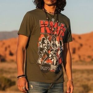Epic Rights Olive Green KISS Army Graphic Rock T-shirt Men’s Small